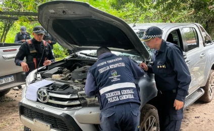 Escaparon de un control y abandonaron dos camionetas robadas