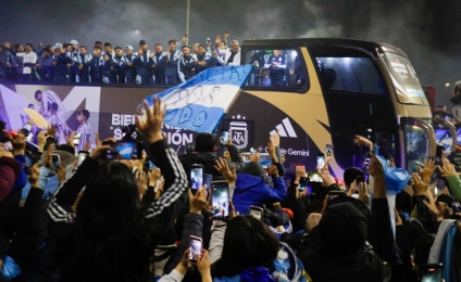 La Selección volvió del Mundial: multitud en Ezeiza, micro descapotable y un emotivo recibimiento