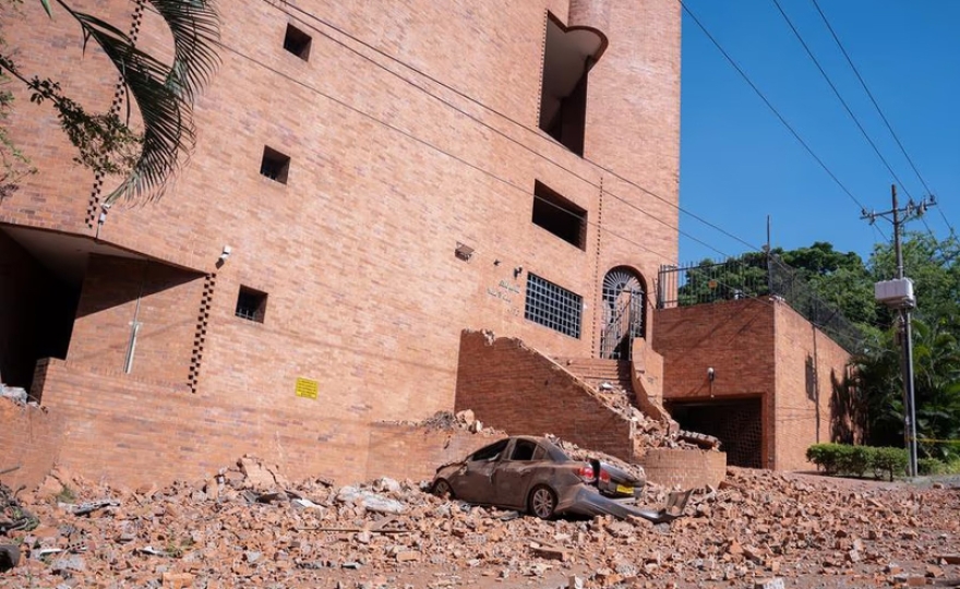 Colombia: al menos 240 muertos y miles de desaparecidos
