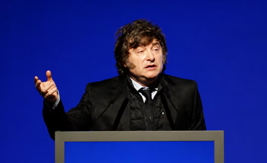 Ante empresarios, Javier Milei rechazó que el Gobierno sea responsable por la morosidad y culpó a la política