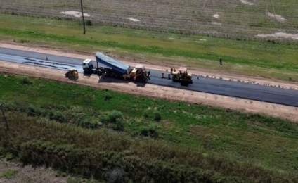Las Breñas: avanza la pavimentación de la Ruta Provincial N°6