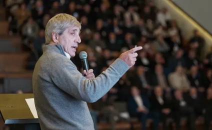 Caputo pidió a los jóvenes que